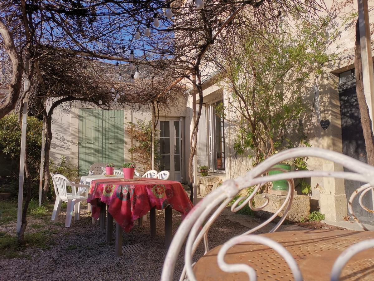 Villa La Taniere Vergèze Exterior foto